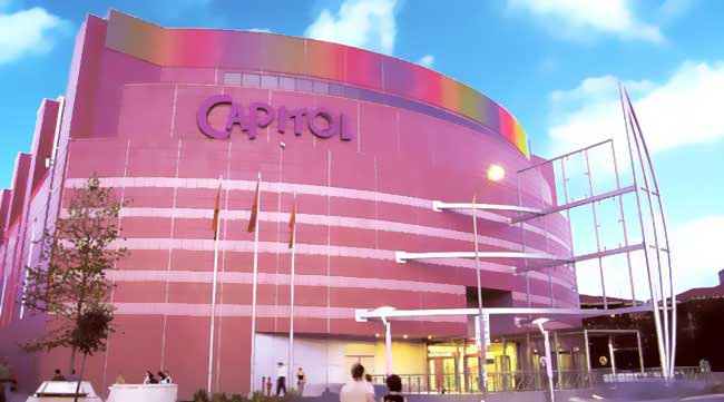 Capitol AVM’den 23 Nisan’da 23 Akülü Araba Capitol AVM’den 23 Nisan’da 23 Akülü Araba