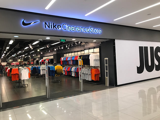 mnike outlet